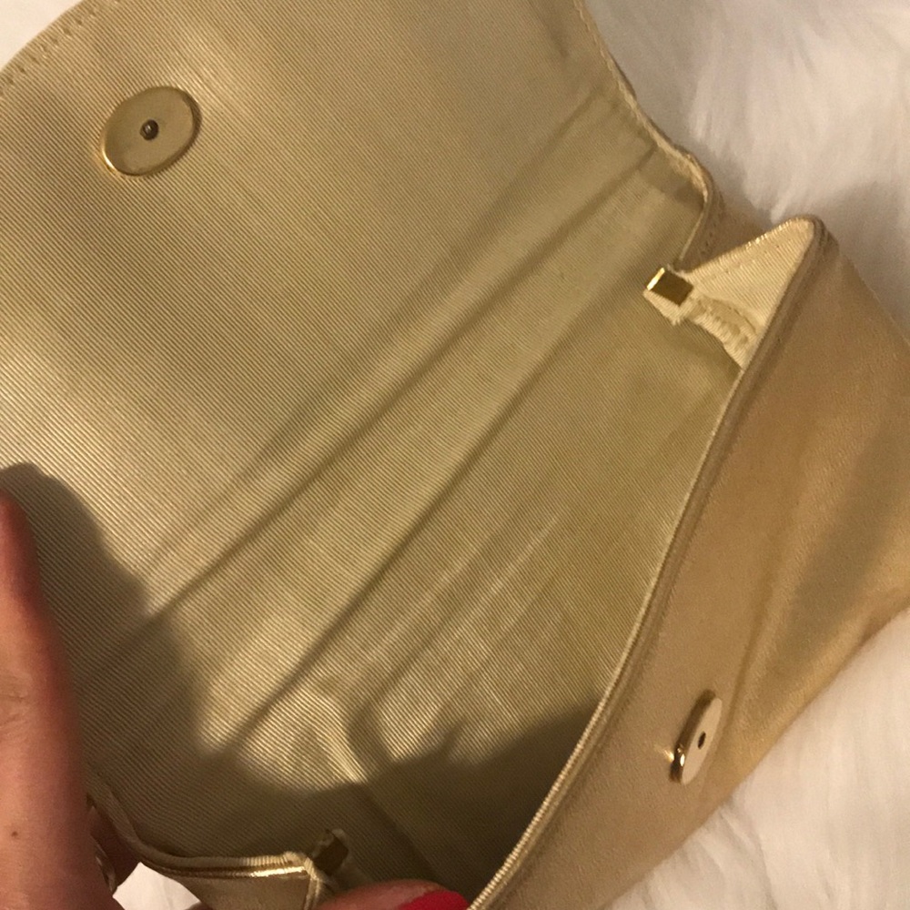 ✨ Gold Clutch ✨ - Picture 5 of 5